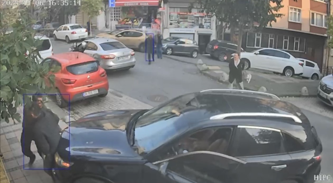 Film gibi olay: Kendi otomobilinin altında kalarak yaralandı