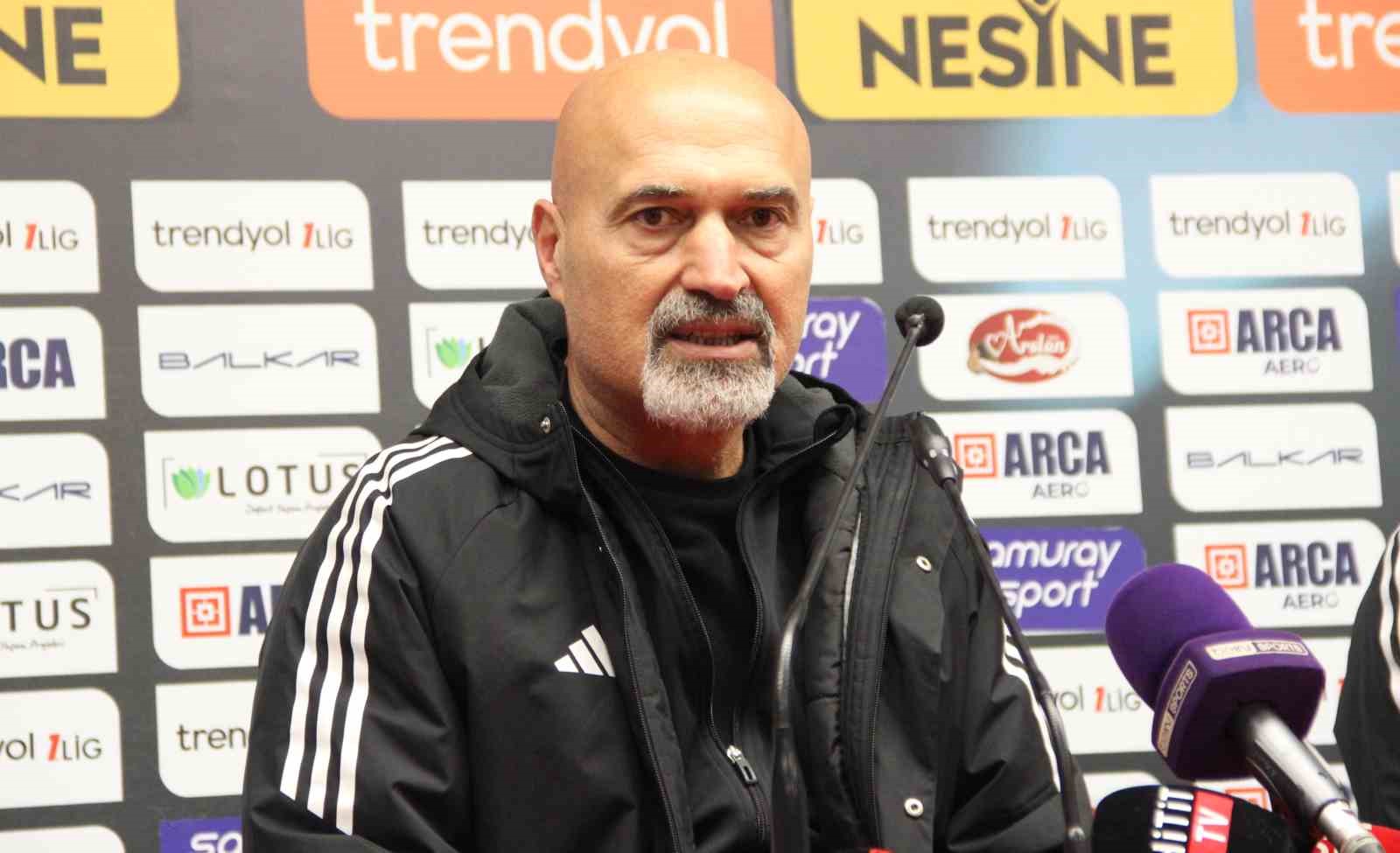 Levent Açıkgöz: 