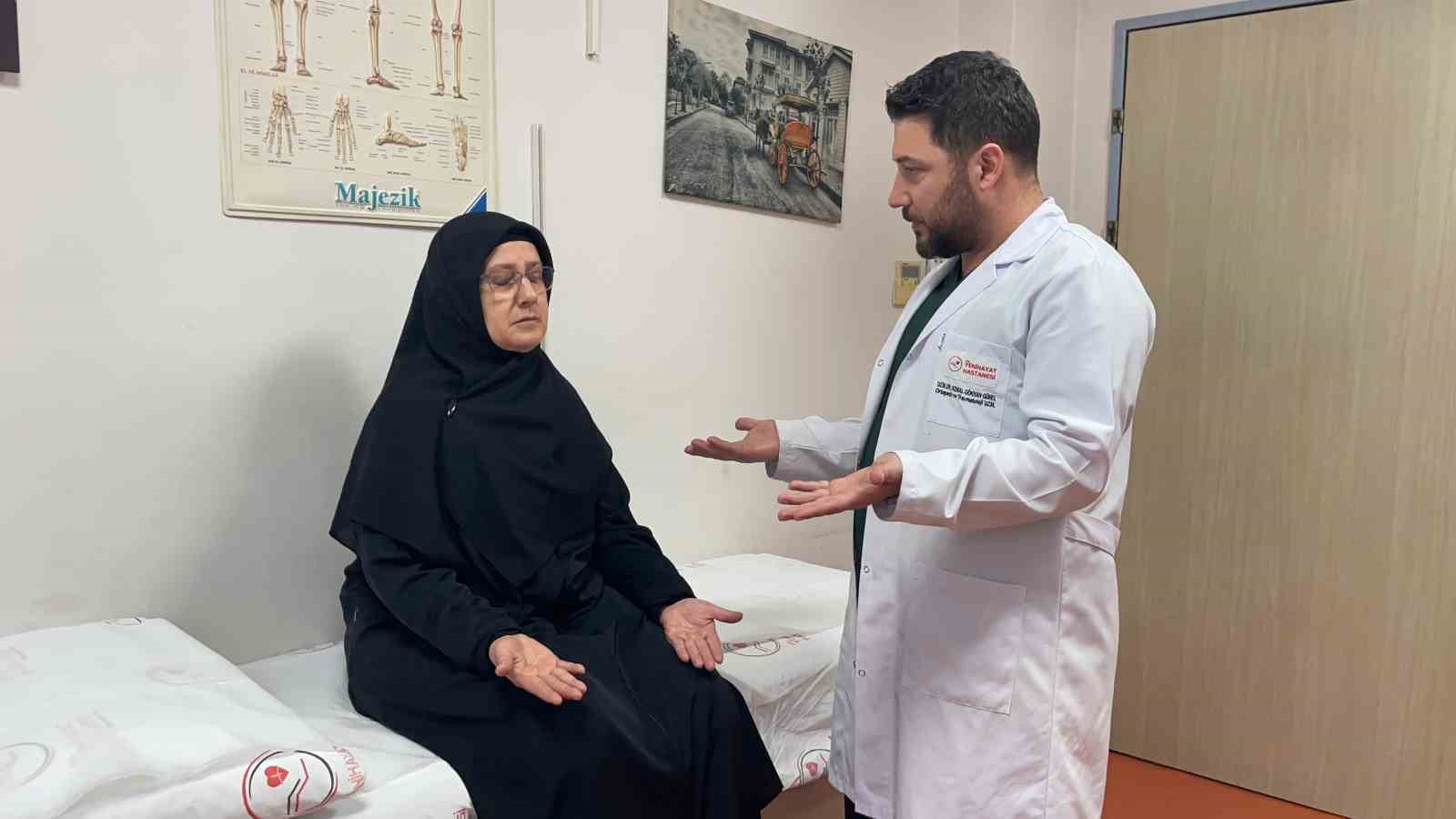 4 yaşında felç geçiren kadın, 52 yıl sonra kolunu yeniden hareket ettirdi