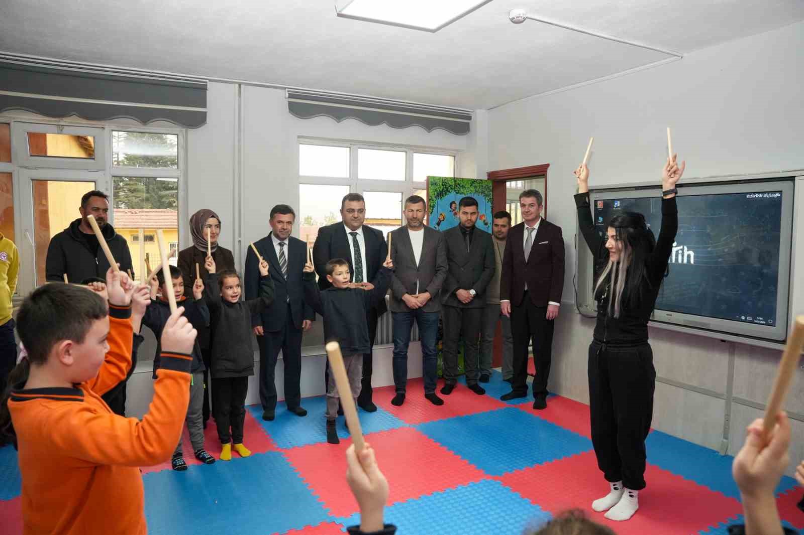 Öğrenciler modern mini spor salonuna kavuştu