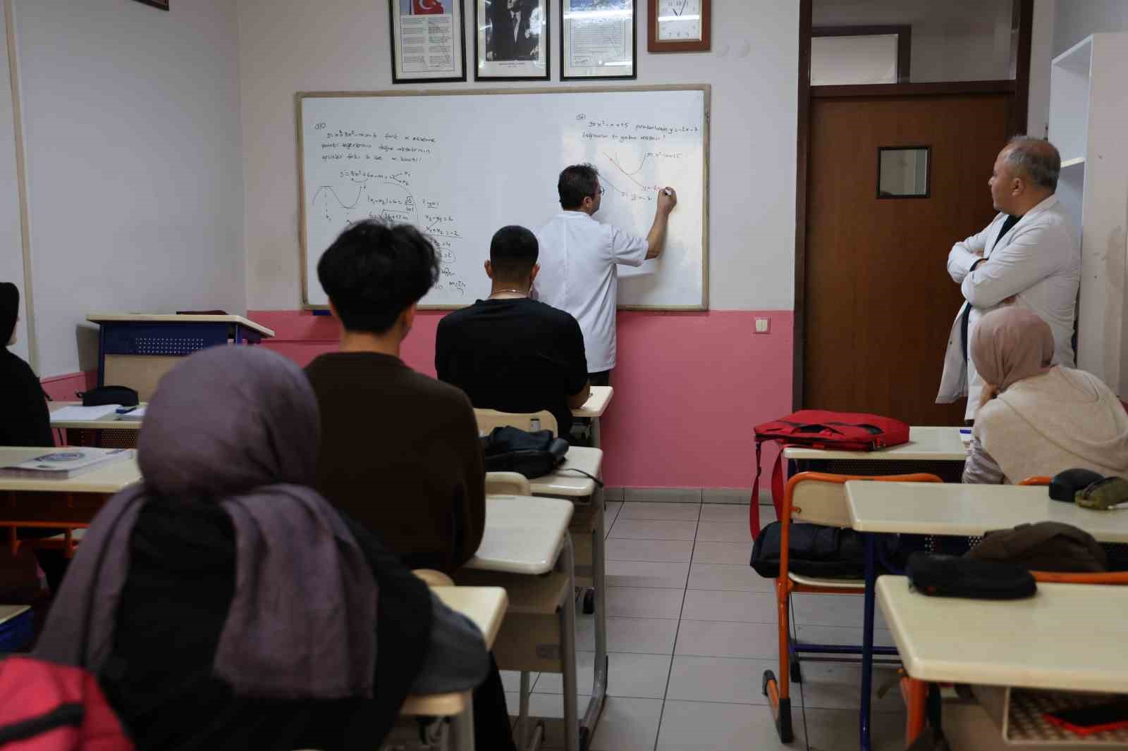 Uzmanlardan öğrencilere gün içerisinde Power nap önerisi