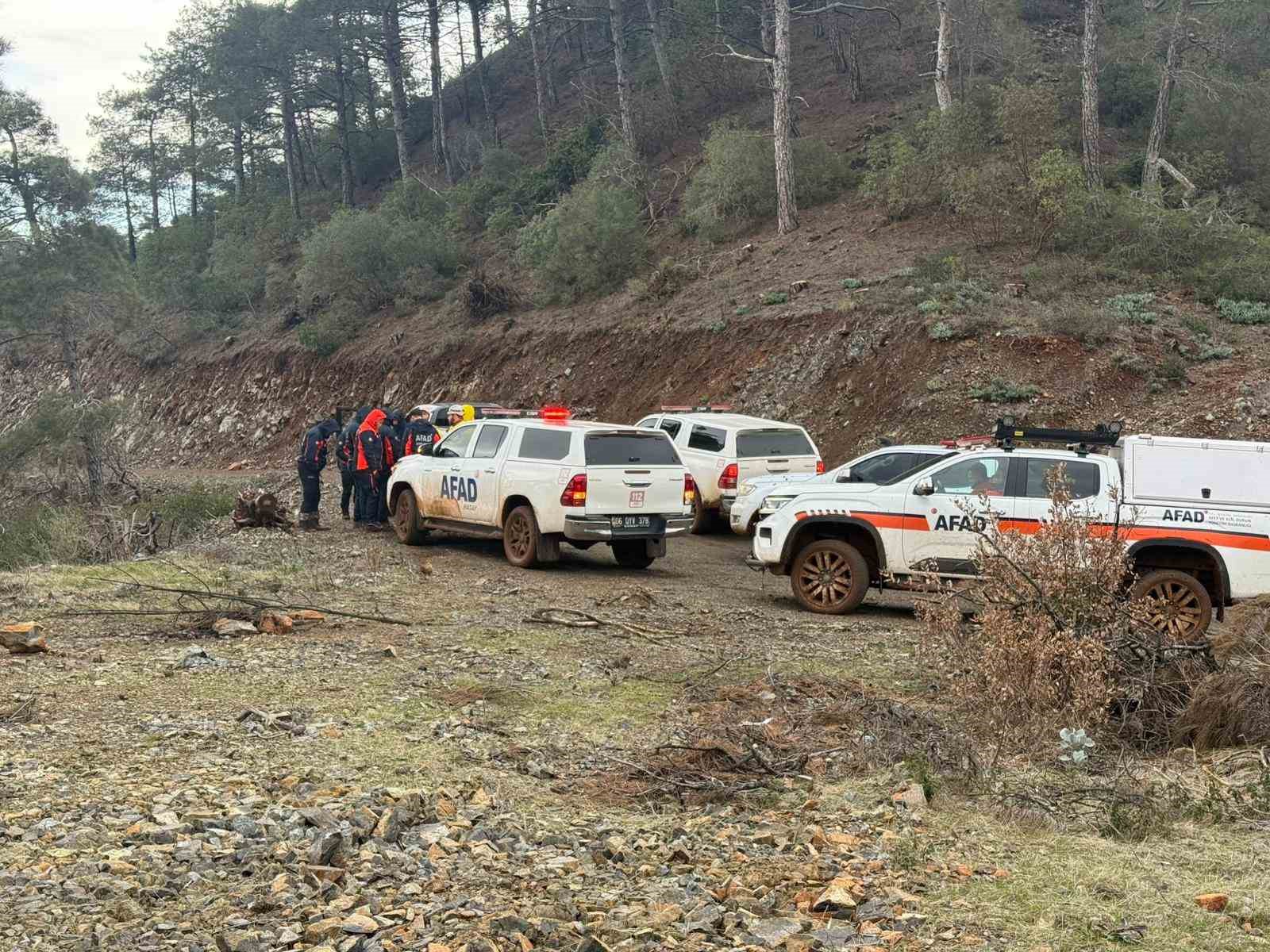 Hatay’da penceredeki sinekliği parçalayarak evden ayrılan psikolojik rahatsızlığı olan genç 5. günde aranıyor