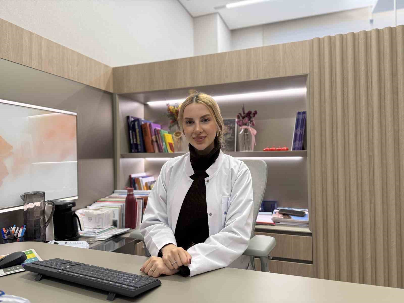 Uzmanlardan ’Çocuklarda makyaj’ uyarısı: 