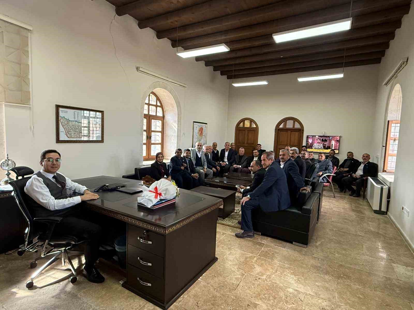 Gercüş Kaymakamı Öztaş muhtarlarla bir araya geldi