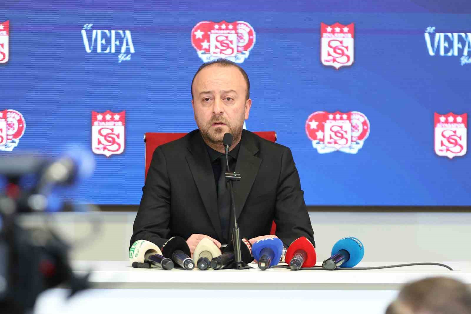 Sivasspor Kulübü Başkanı Özçoban: 