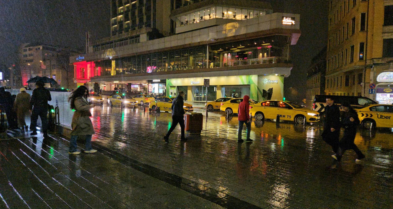 İstanbul’da sağanak yağış etkili oldu