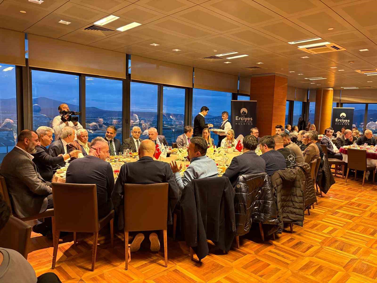 Erciyes Anadolu Holding iftarda basın mensuplarını ağırladı