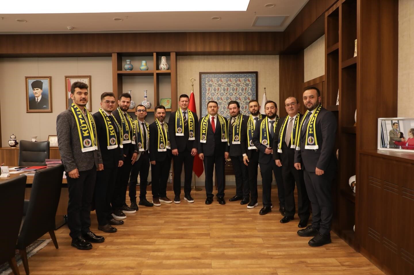 Vali Musa Işın ve Başkan Eyüp Kahveci, Kütahya Fenerbahçeliler Derneği yöneticilerini ağırladı
