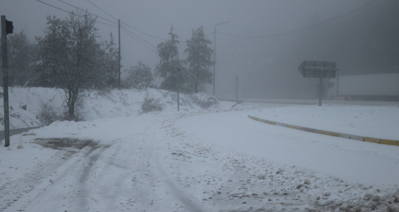 Bolu Dağı beyaza büründü: Kar kalınlığı 10 santimetreye ulaştı