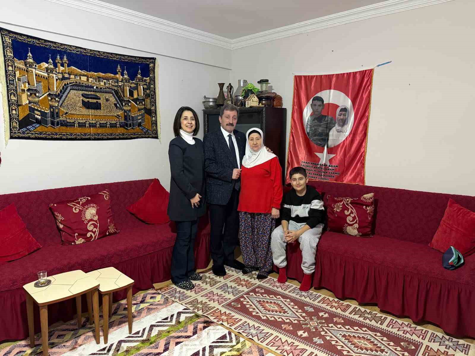 Vali Tavlı, şehit ailesiyle iftar yaptı