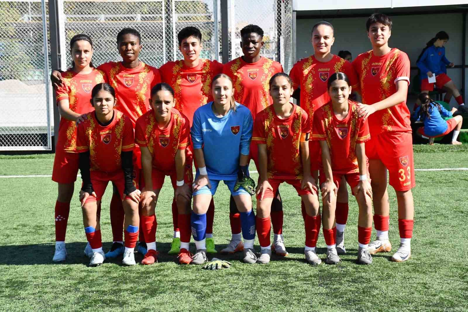 Kayseri Kadın FK, 14 maçta 86 gol attı