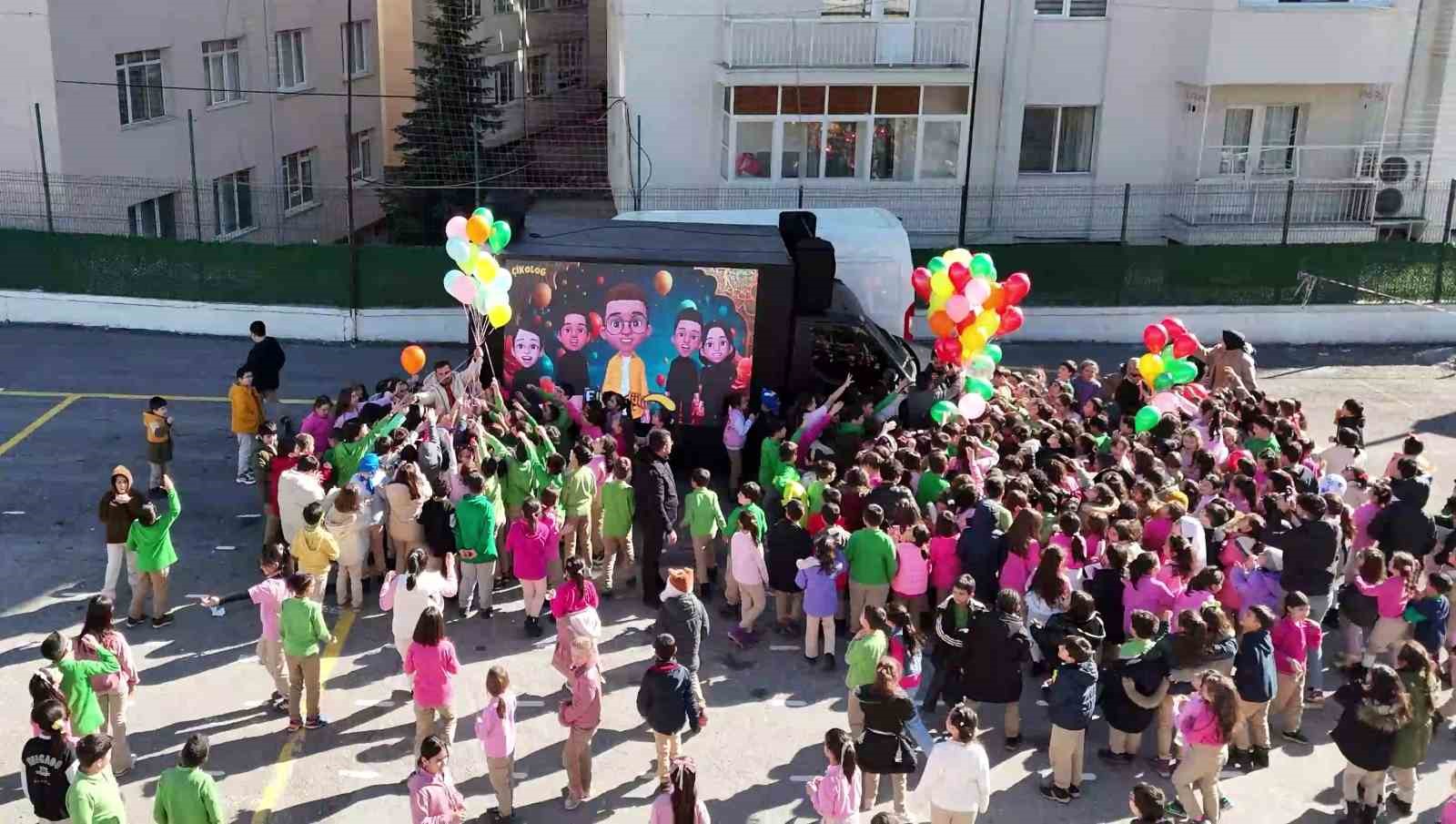 Mahalle muhtarından okullarda Ramazan eğlencesi