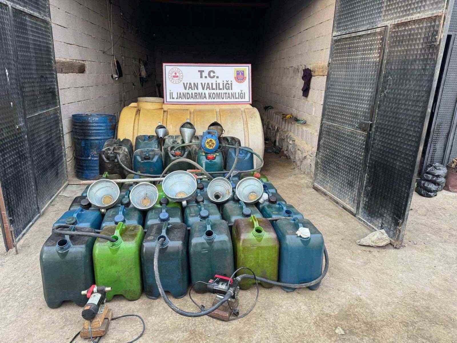 Van’da kaçak akaryakıt ele geçirildi