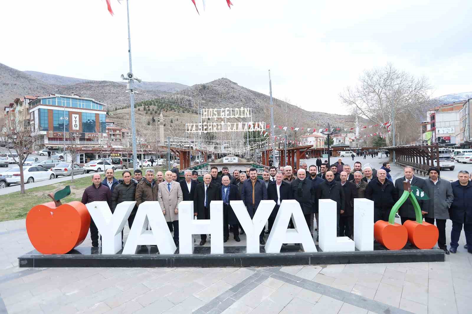 Başkan Büyükkılıç’tan Yahyalı ve Yeşilhisar’a Ramazan ayı ziyaretleri