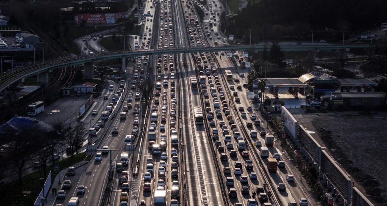 İstanbul trafiğinin Ramazan mesaisi: Erkenden başlayan trafik, iftar ile gelen sessizlik