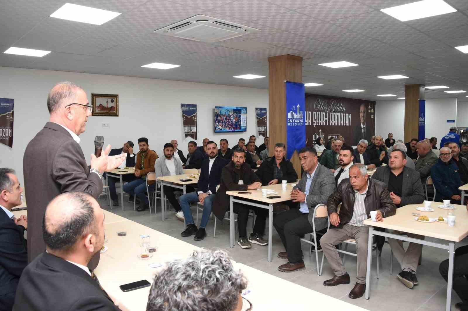 Başkan Yapar, mahalle muhtarlarıyla iftar programında bir araya geldi