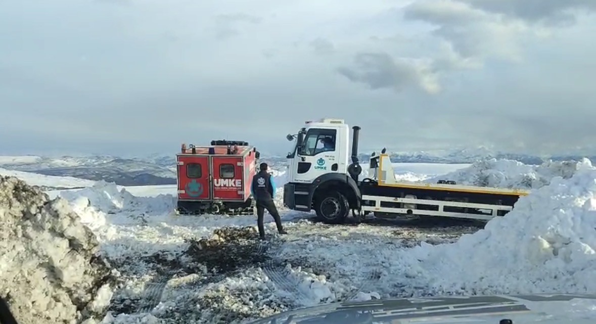 Bingöl’de UMKE’nin kar ve tipide zamanla yarışı