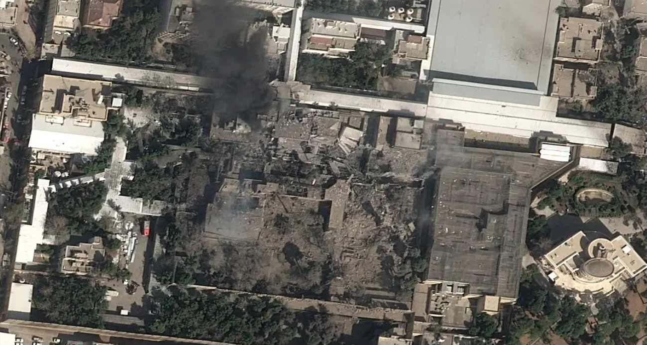 New York Times, İran dini lideri Hamaney’in yerleşkesindeki hasarın görüntülerini paylaştı