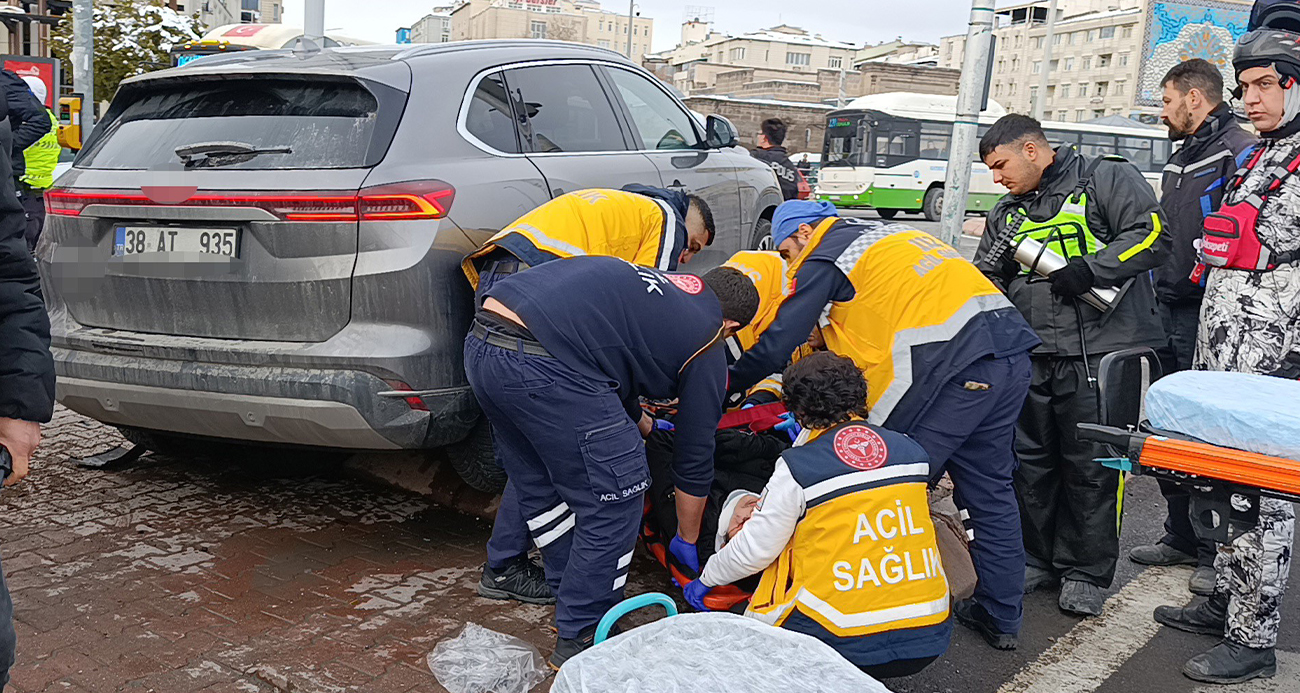 Kayseri’de SUV araç yayaların arasına daldı: 5 yaralı