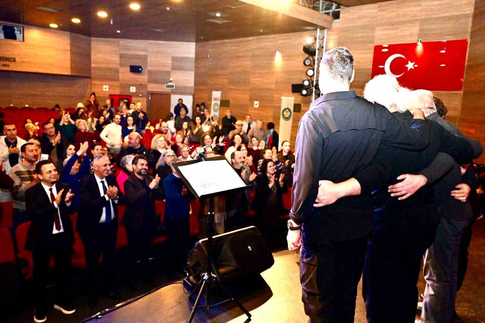 Yaşar Kemal Manisa’da anıldı