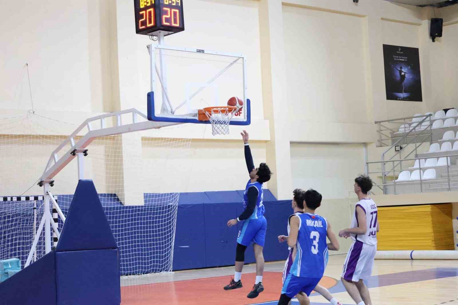 Bilecik’te okul sporları basketbol grup müsabakaları sürüyor