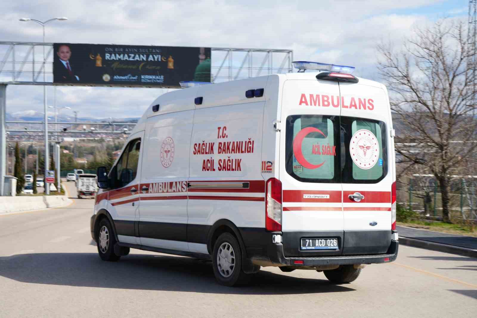 Dolmuşta tartıştığı genci bıçakla yaralayan kadın gözaltına alındı