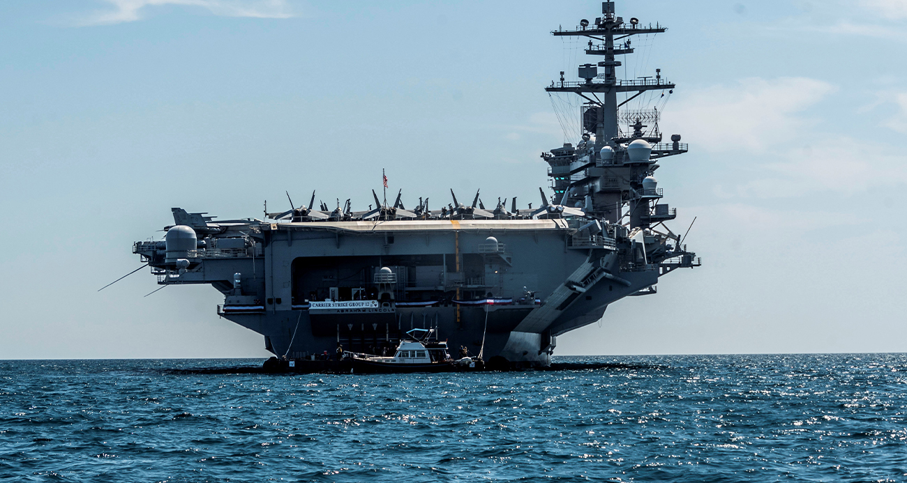 İran, ABD’ye ait USS Abraham Lincoln uçak gemisine füze saldırısı düzenledi