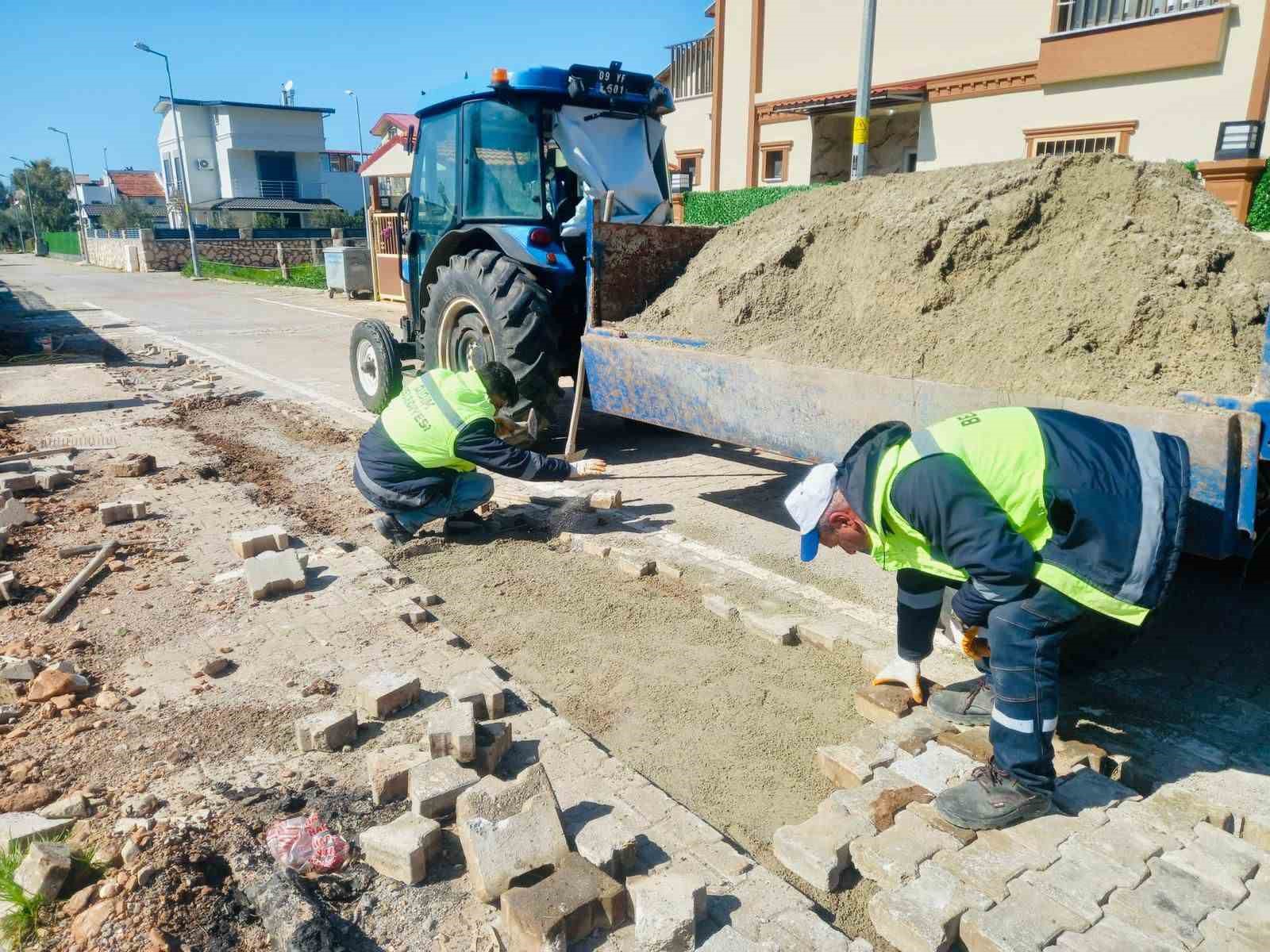 Didim Belediyesi Akbük’te saha çalışmalarını sürdürüyor
