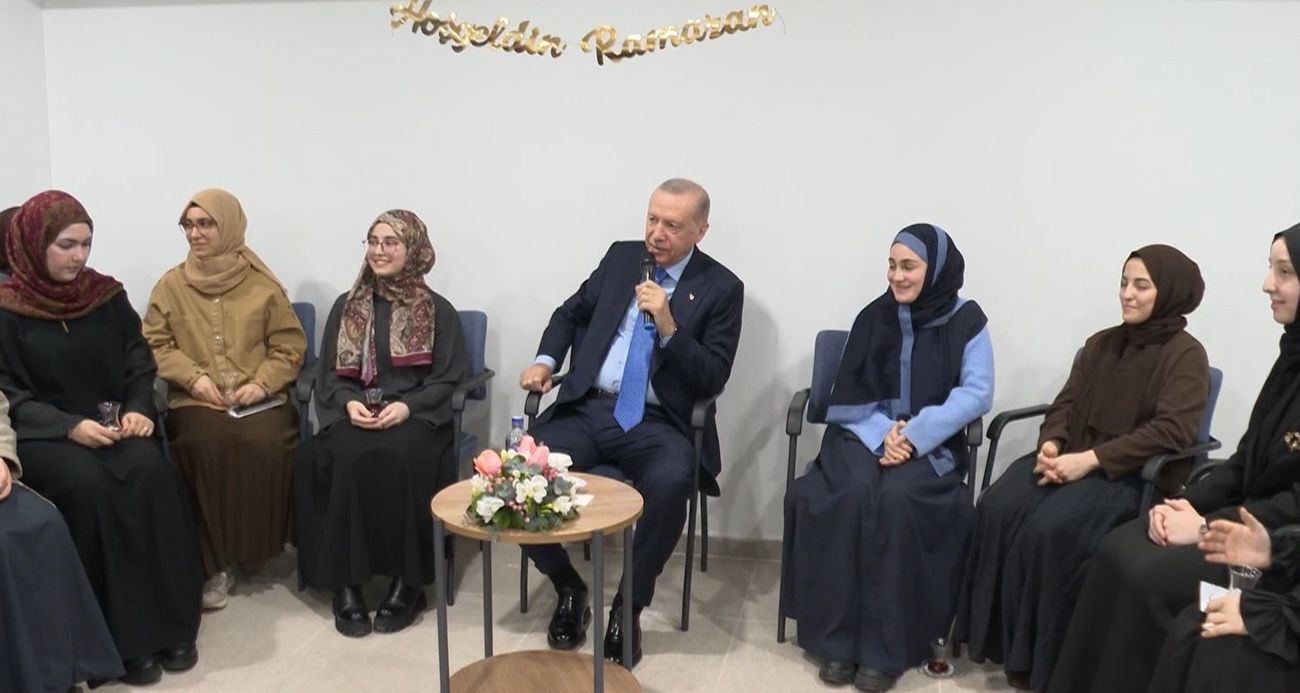 Cumhurbaşkanı Erdoğan üniversite öğrencileri ile bir araya geldi