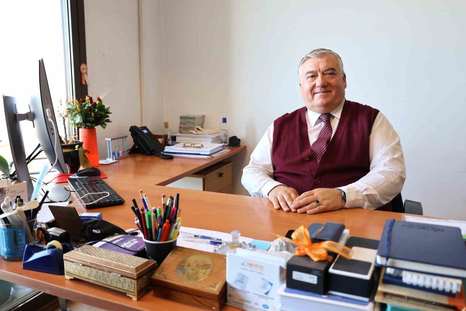 İEÜ’lü akademisyene Avrupa’dan ‘üstün hizmet’ ödülü