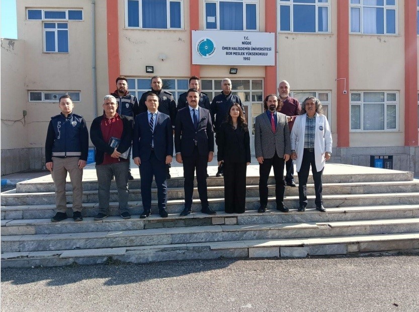 Üniversite öğrencilerine 