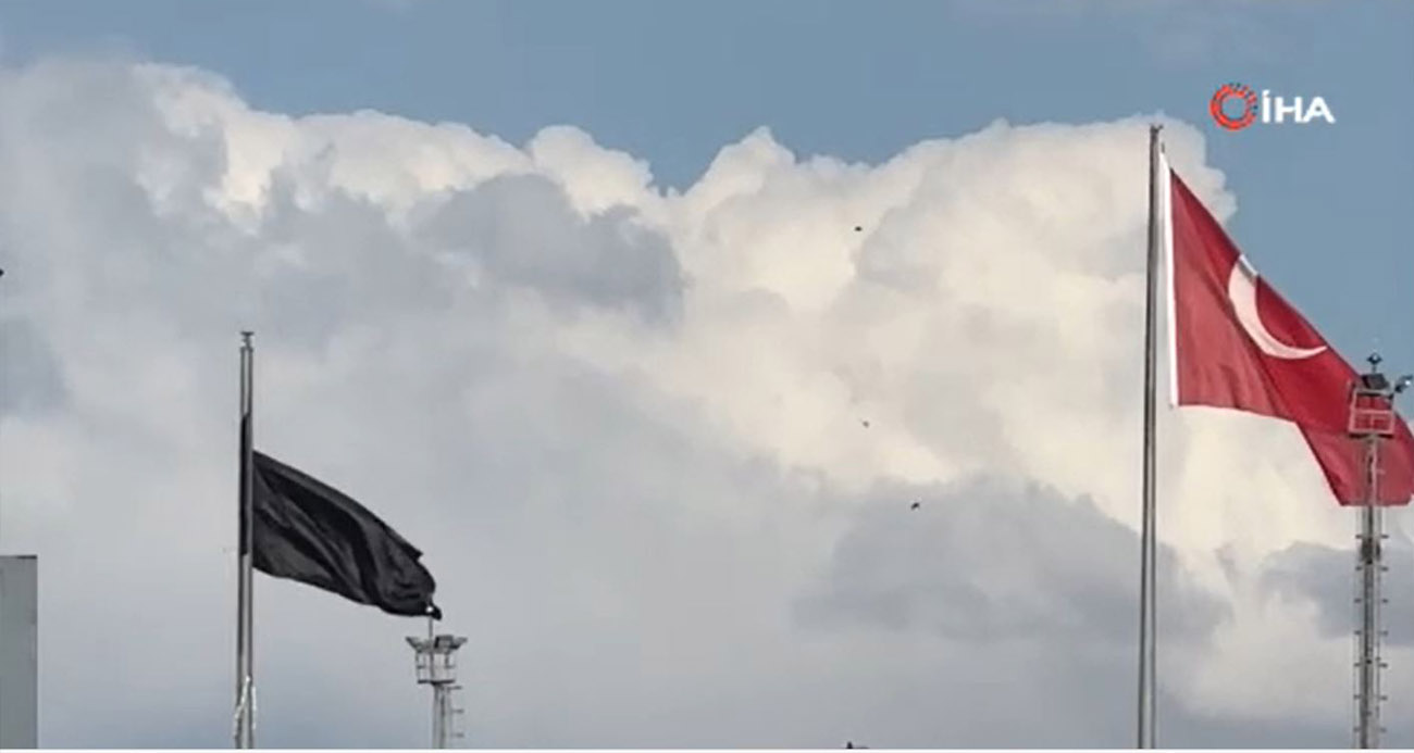 Esendere Sınır Kapısı’nda kısıtlama: İran tarafında dev siyah bayrak dikkat çekti