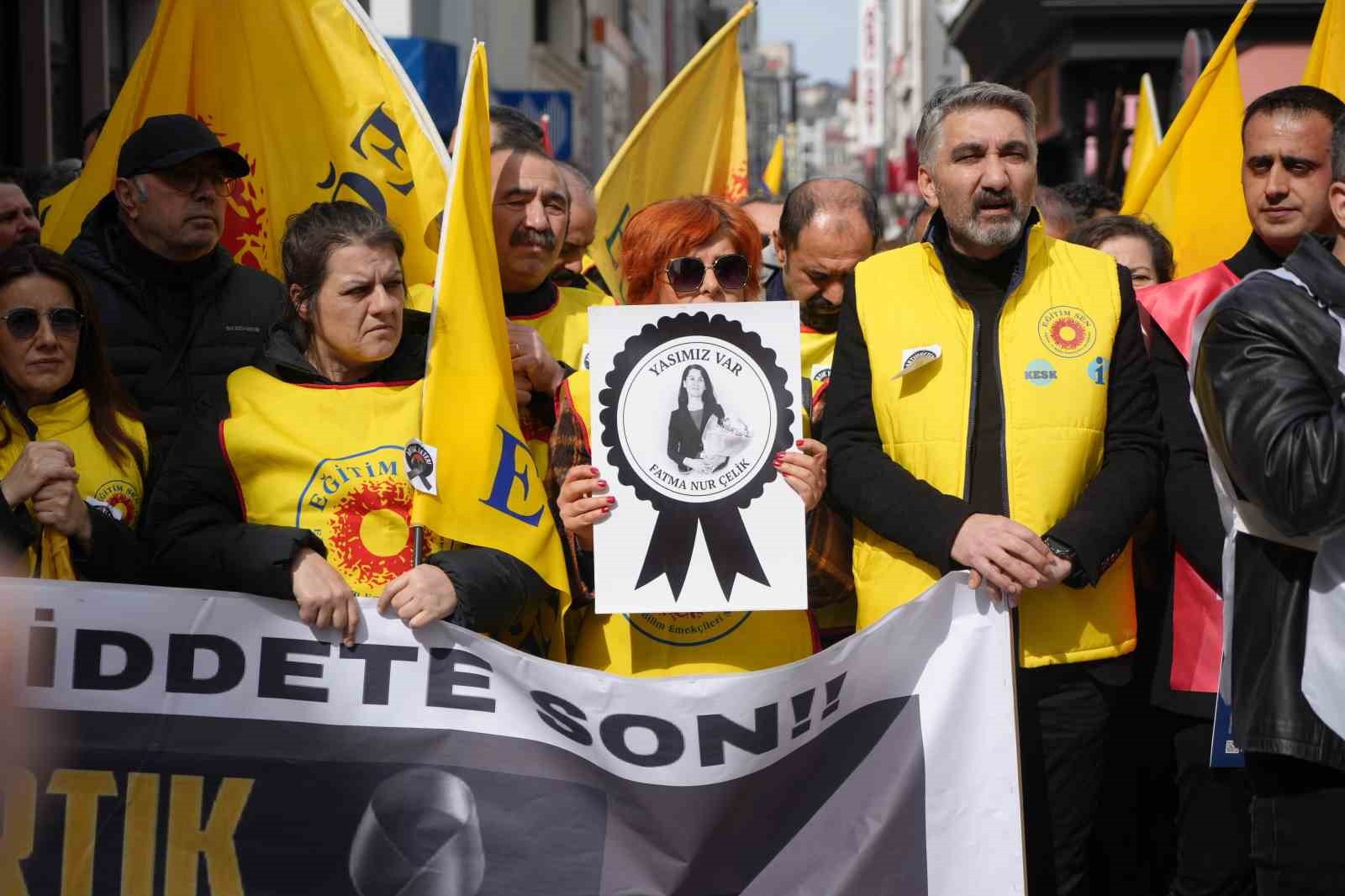 Öğretmen cinayetine tepki