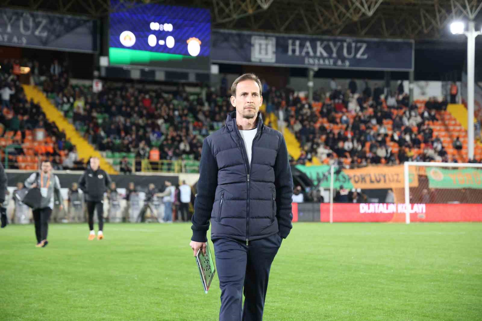 Ziraat Türkiye Kupası: Corendon Alanyaspor: 0 - Galatasaray: 2 (İlk yarı)