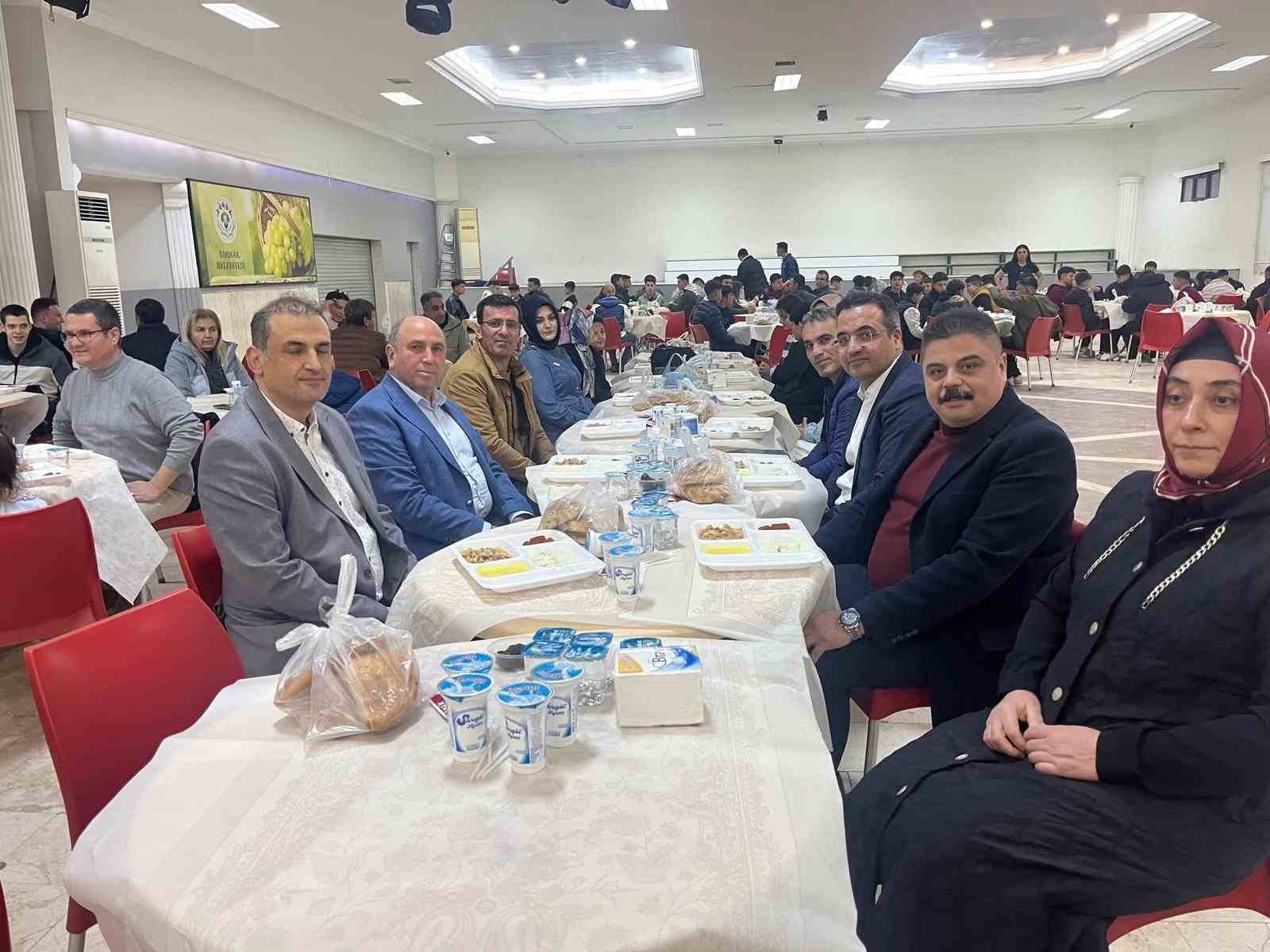 Sarıgöl Mesleki Eğitim Merkezi’nden birlik sofrası