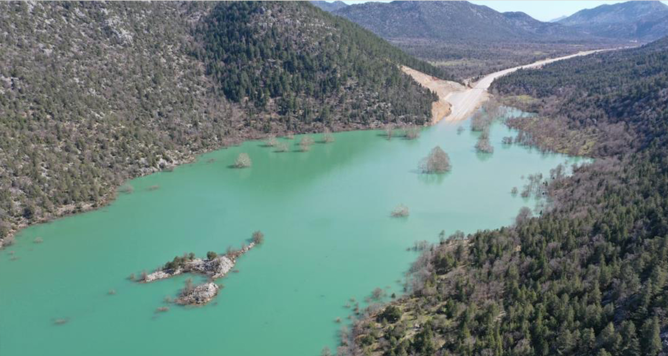 Antalya-Konya karayolunda son durum dron ile görüntülendi: 4 kilometrelik kısım sular altında