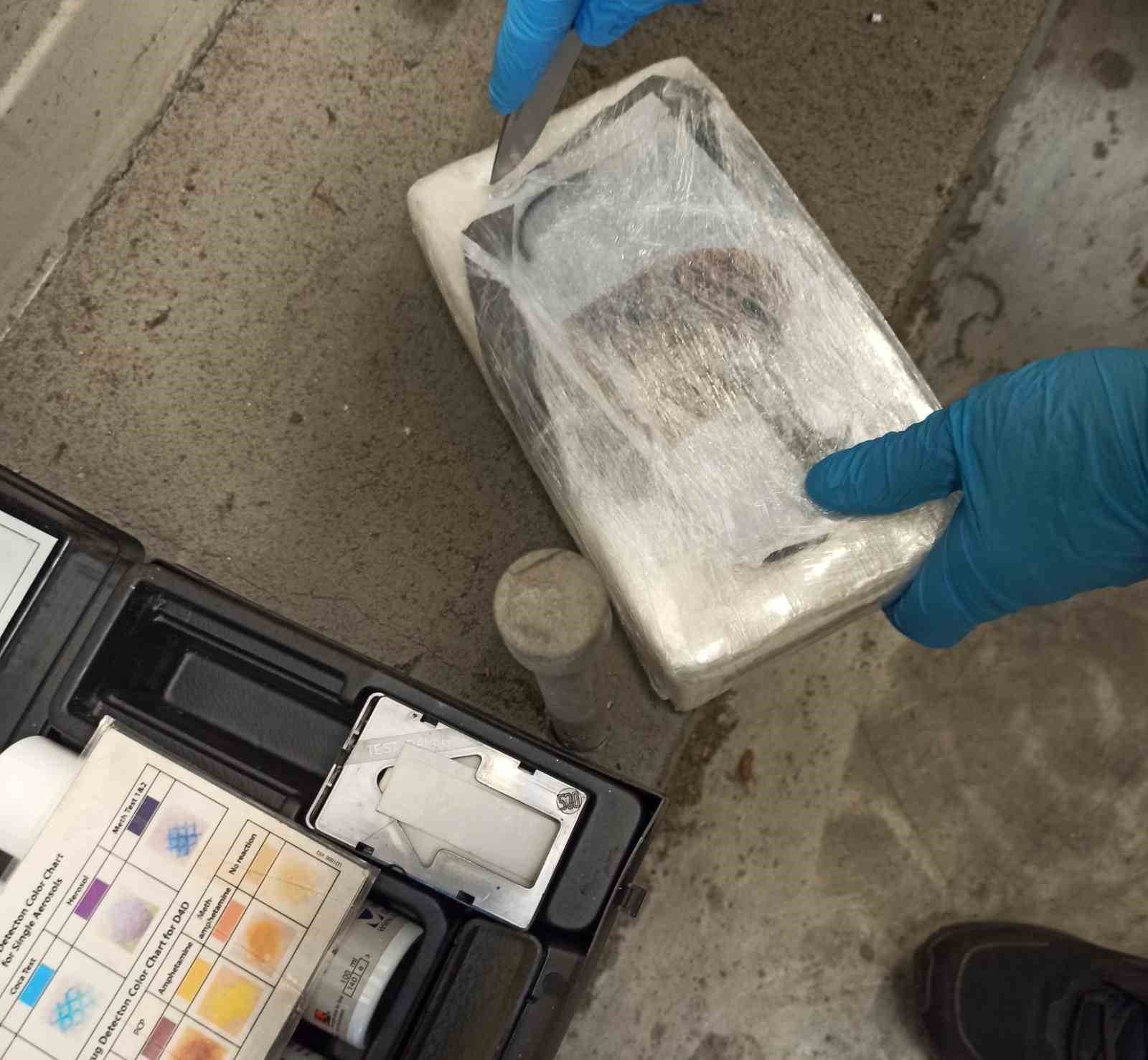 Türkiye’ye sokulmak istenen 3 kilo 190 gram kokain sınırda yakalandı