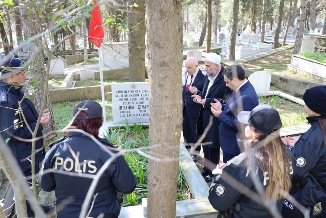 Kırklareli’nde şehit polis İbrahim Çınar kabri başında anıldı