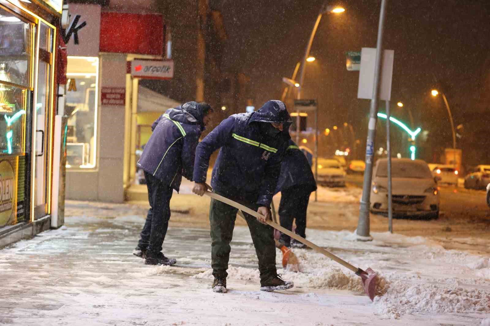 Kar yağışı gitti buzlanma, çığ ve don tehlikesi var