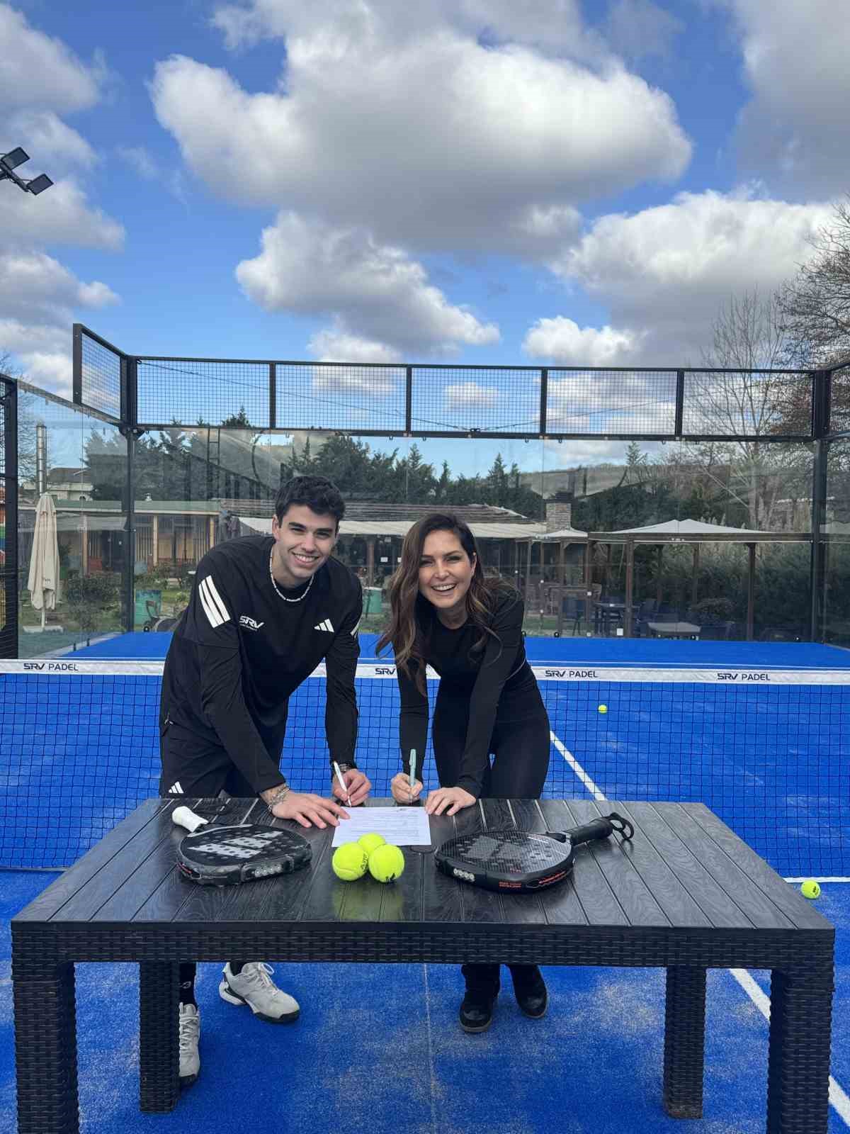 Türkiye’de padel branşındaki ilk sporcu sponsorluğu anlaşması