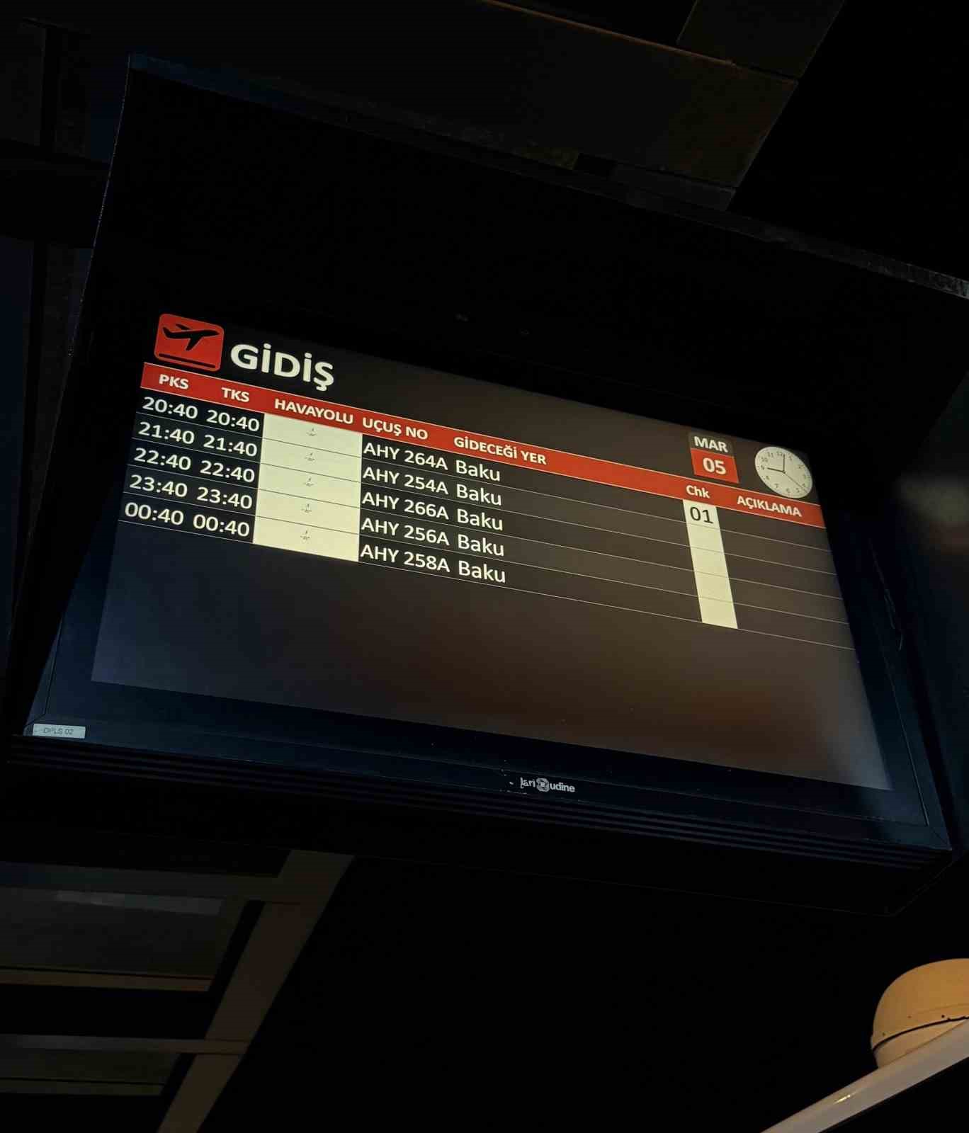 Nahçıvan havalimanına saldırı sonrası Bakü-Nahçıvan uçak seferleri Iğdır’a yönlendirildi