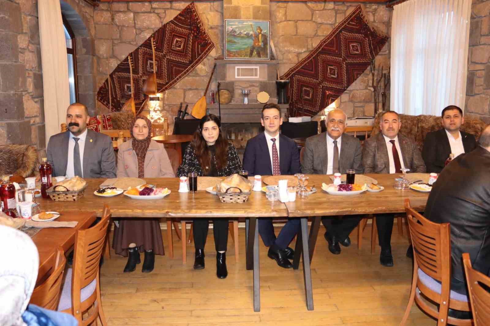 Çıldır’da şehit yakınları ve gaziler iftar sofrasında buluştu