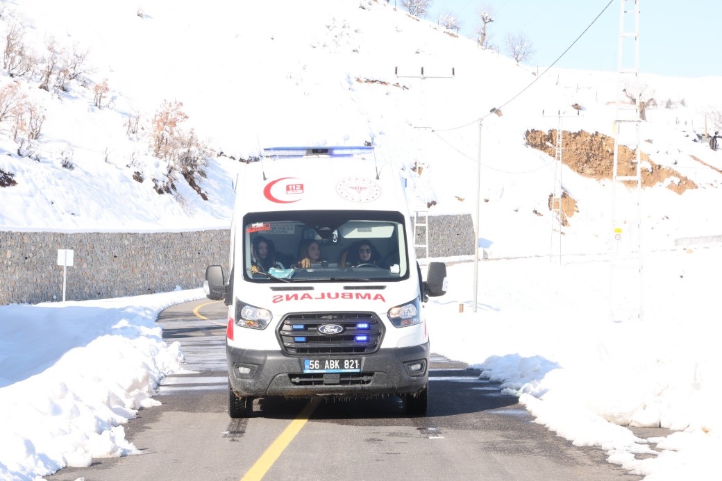 Siirt’in tek kadın ambulans şoförü zorlu coğrafyada hayat kurtarıyor