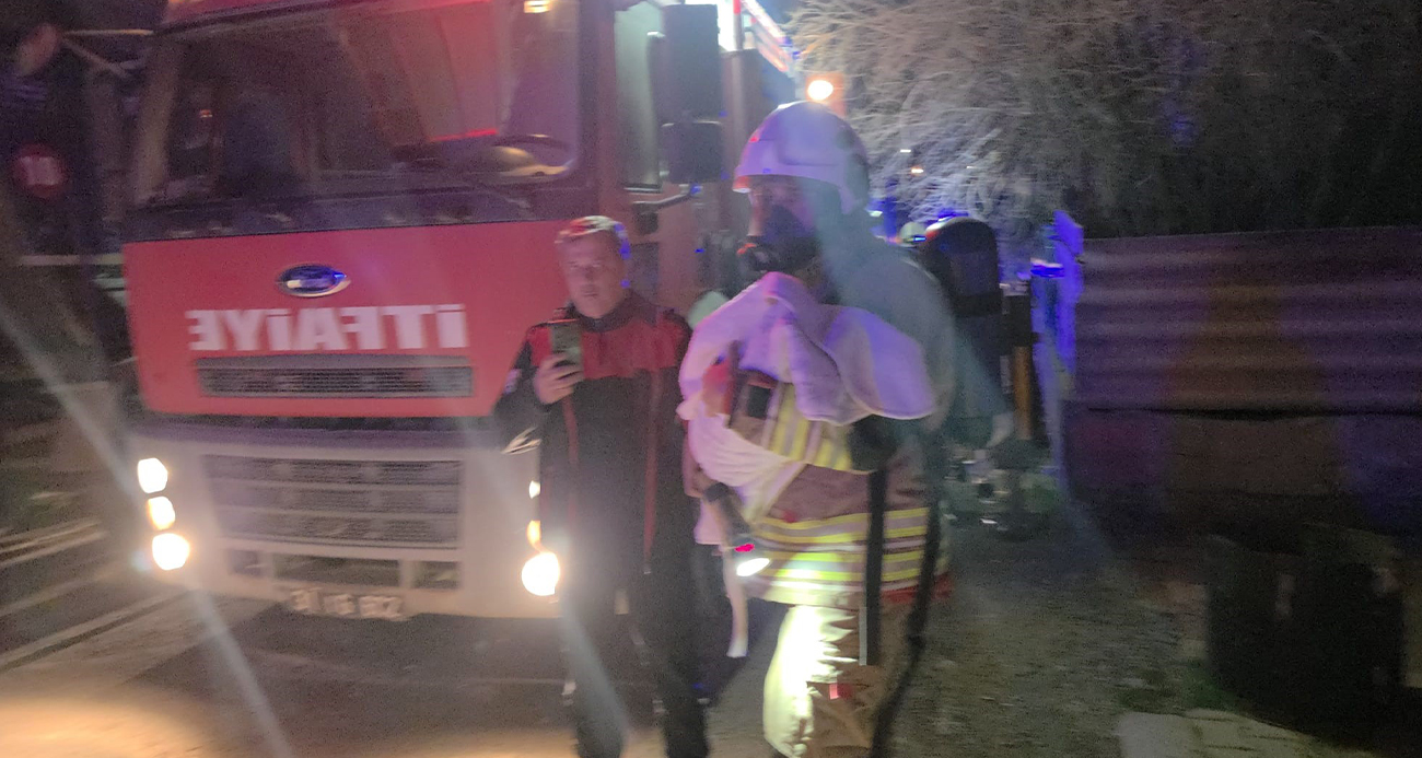 Yangın çıkan apartmanda can pazarı: 30 kişiyi itfaiye kurtardı