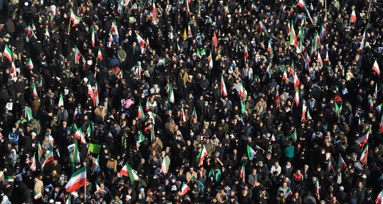 Tahran’da on binlerce kişi yeni dini lider Mücteba Hamaney’e destek için meydanlarda