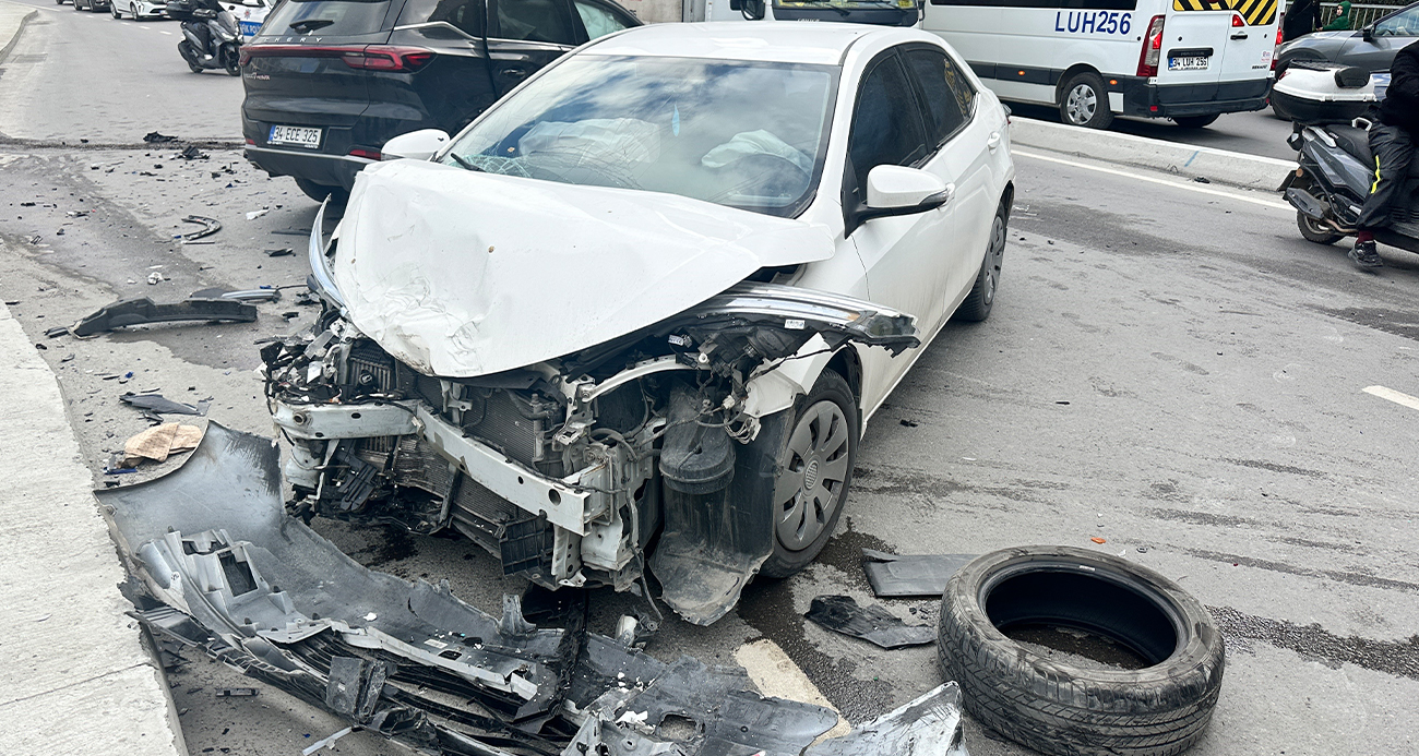 Sarıyer’de otomobil karşı şeride geçti, 4 araç birbirine girdi:  4 yaralı