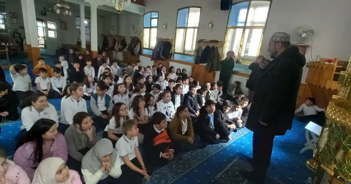 Minik öğrencilerden Hacı Seyit Camii’ne ziyaret