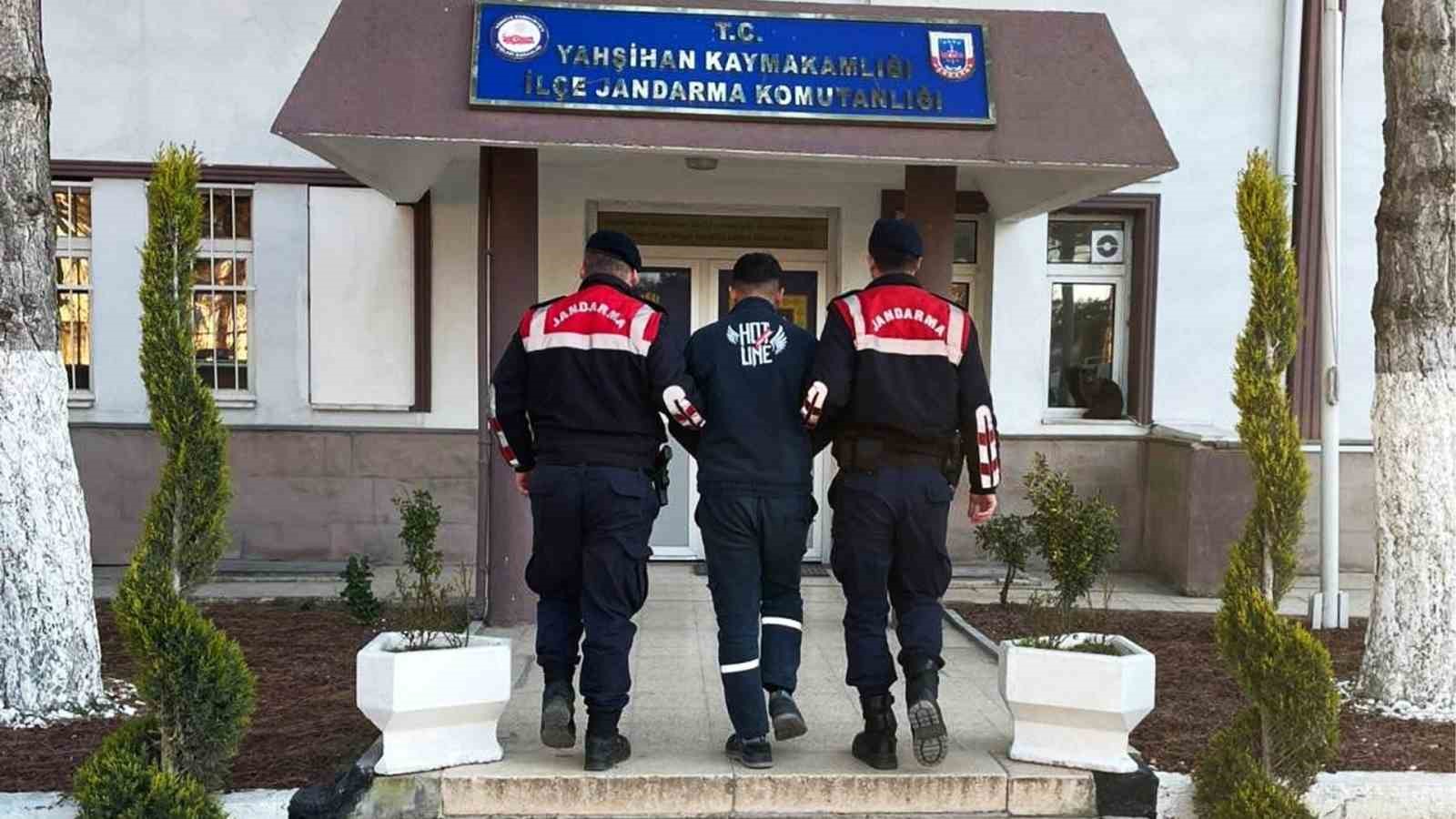 Kırıkkale’de aranan 2 hükümlü jandarma operasyonuyla yakalandı