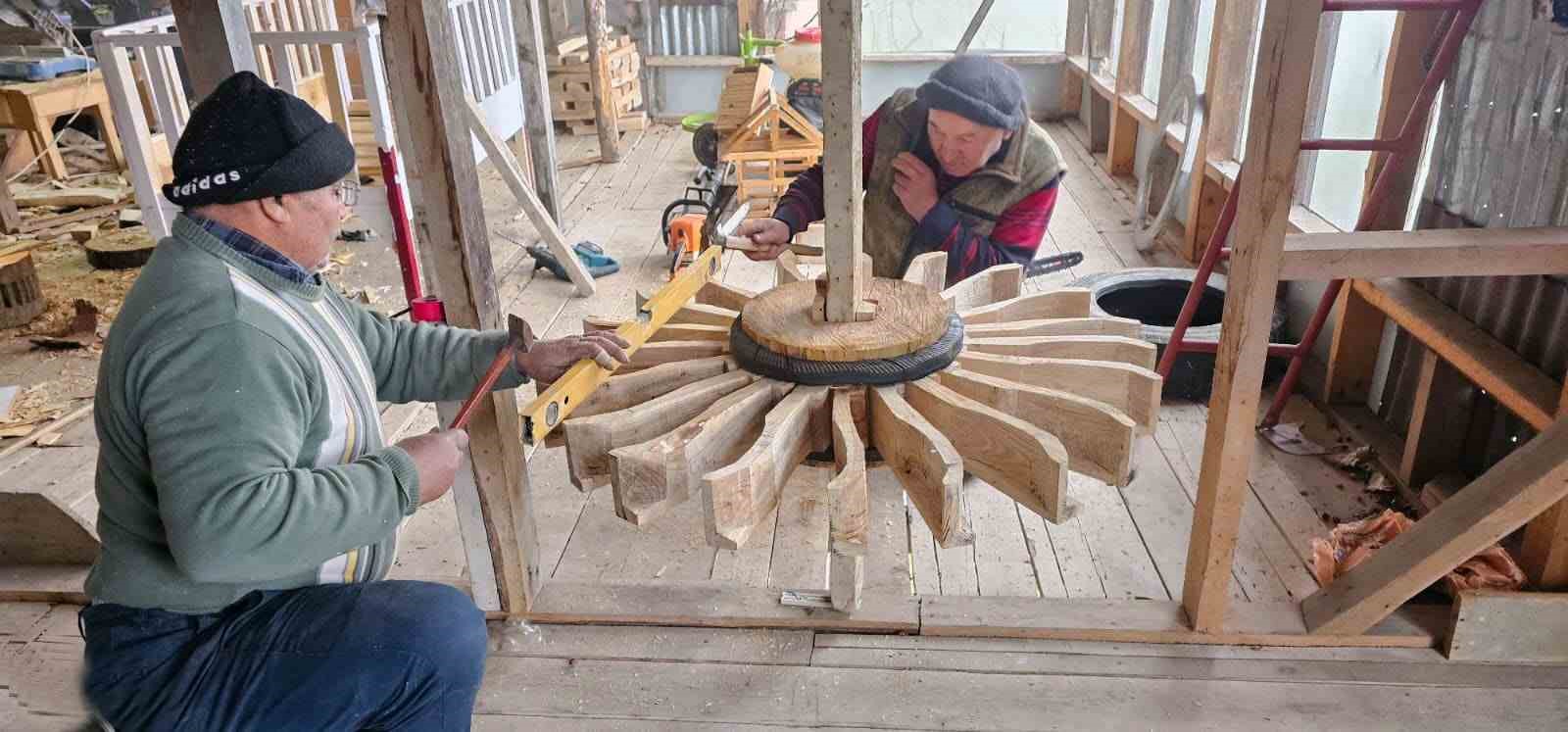 Değirmenlerin dönmesi onun ellerinde