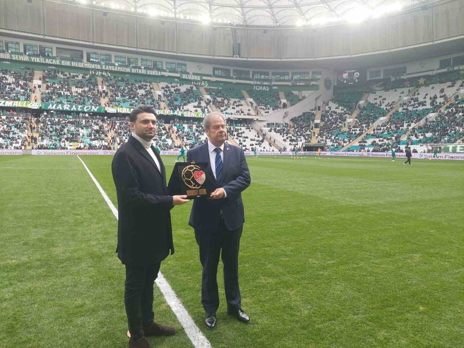 Fenerbahçe, Bursaspor ve Fatih Tekke’ye fair play ödülleri takdim edildi